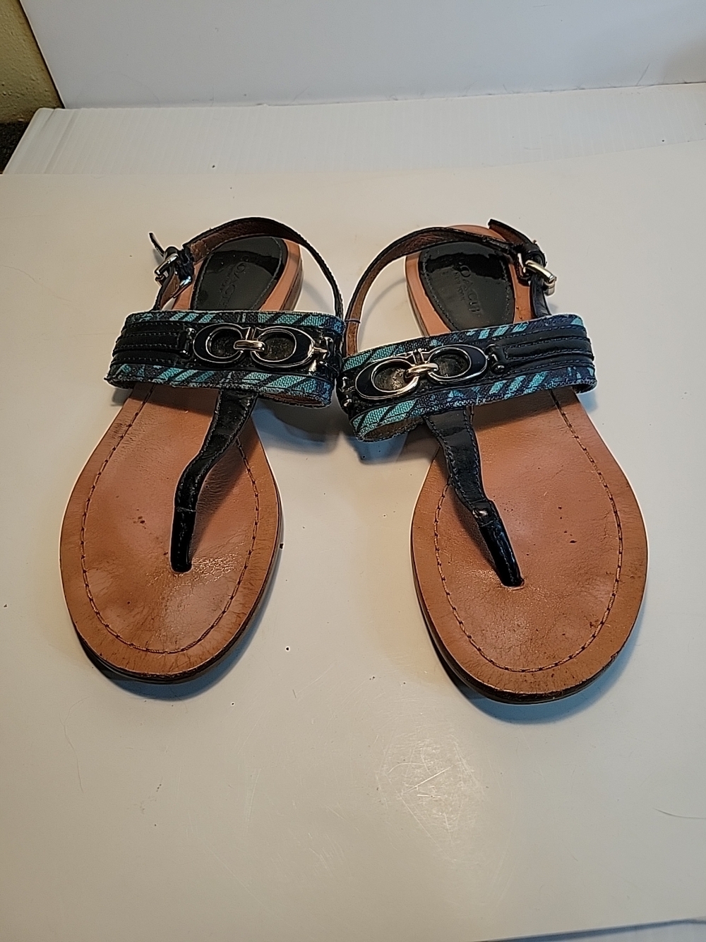Coach Sammy Women's Sz 5.5 Leather Thong Sandals with Blue Accent